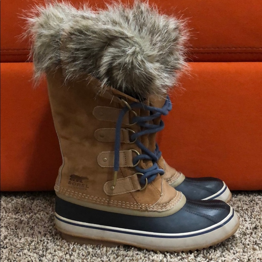 Joan of Arctic Sorel Snow Boots - Size 7.5